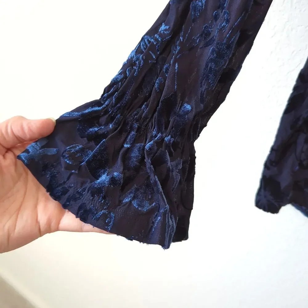 NWT LUSH Women's Blue Velvet‎ Romper Long Bell Sleeve Medium V-Neck Burnout $60